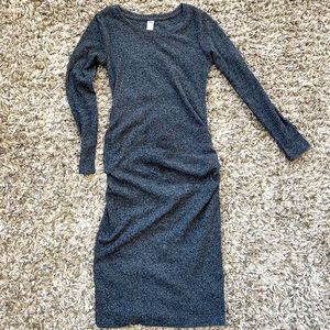 Long sleeve ribbed maternity dress! 🤰